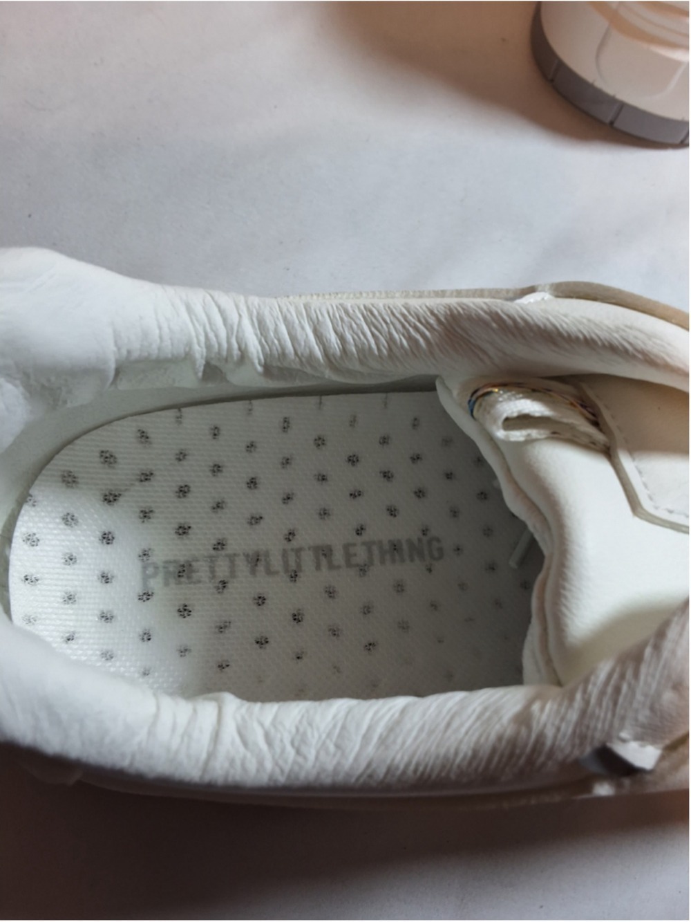 NWT Women's PrettyLittleThing White Sneakers Size 6 - Picture 6 of 6